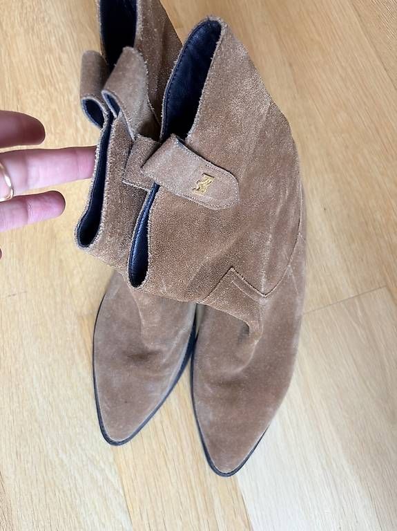 Scarpe da donna: Bottes en daim beige/camel Kazar – Usato da Chardonne venduto da any_yq5q 4