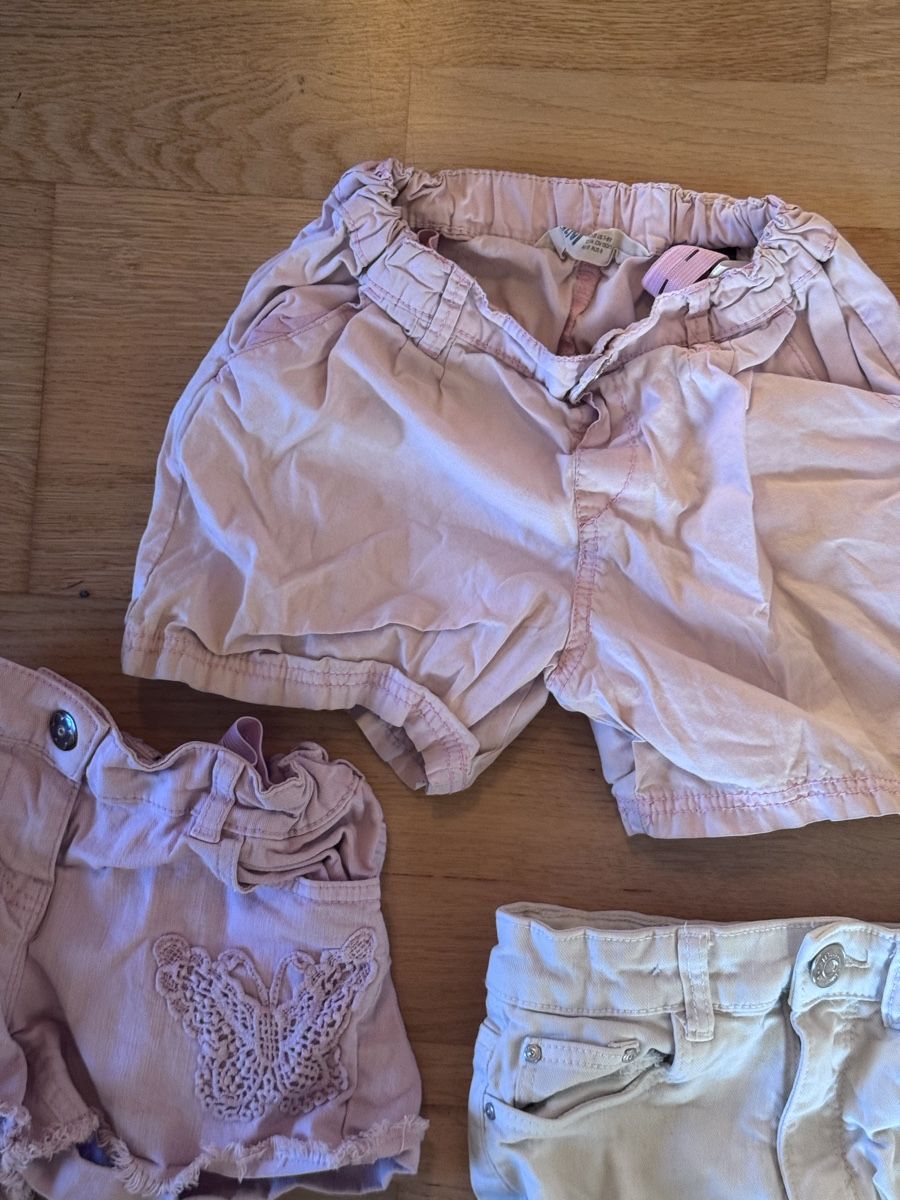 Pantaloni: 5 Mädchen Shorts 122/128 – Usato da Wädenswil venduto da dorodi 3