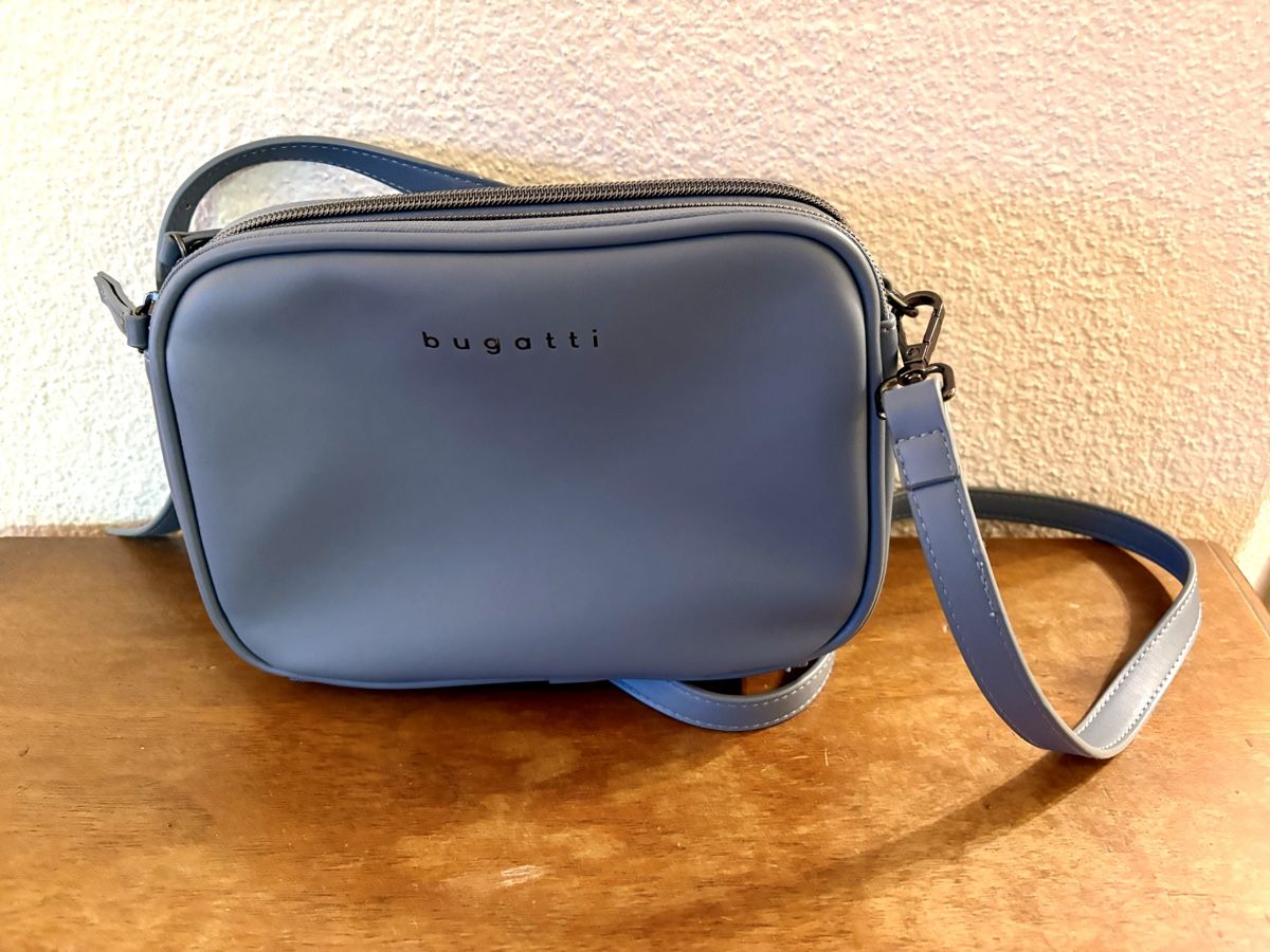 Bugatti Borse da donna: Bugatti Tasche , grau / blau – Usato da Gossau SG venduto da Dobby1974