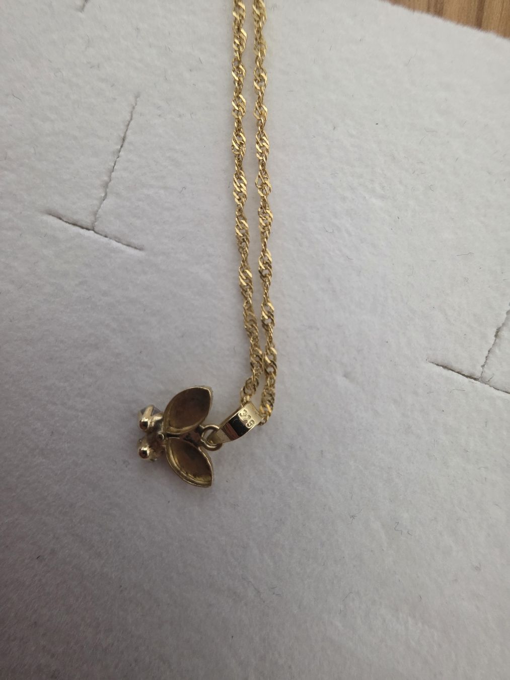 Amor Catenine: Goldkette mit Schmetterlinganhänger – Usato da Solothurn venduto da leo_8kdh 2