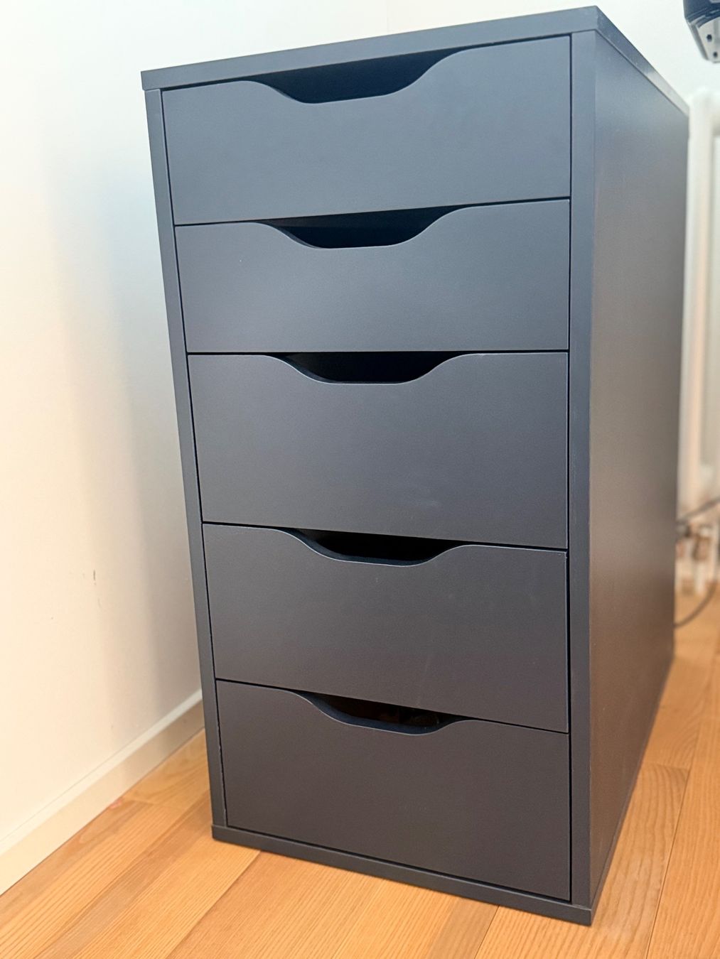 Ikea Cassettiere: Kommode ALEX Schubladen grau gut erhalten – Usato da Zürich venduto da mar_wxt2