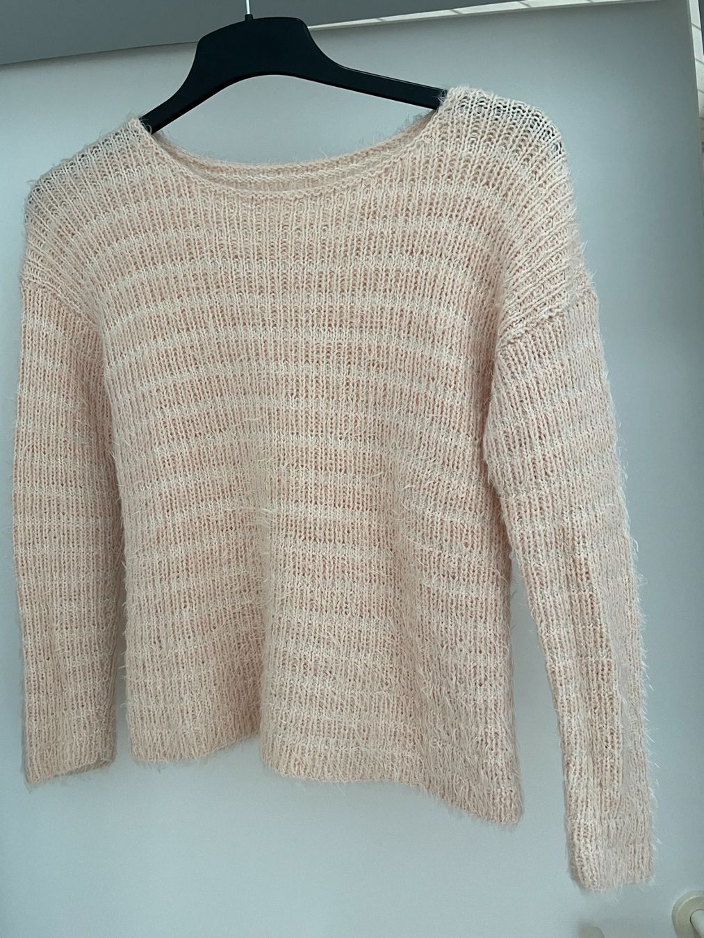 Maglioni & Felpe: Kuscheliger Damenpullover, lachsfarbig – Usato da Gundetswil venduto da Wu17 1