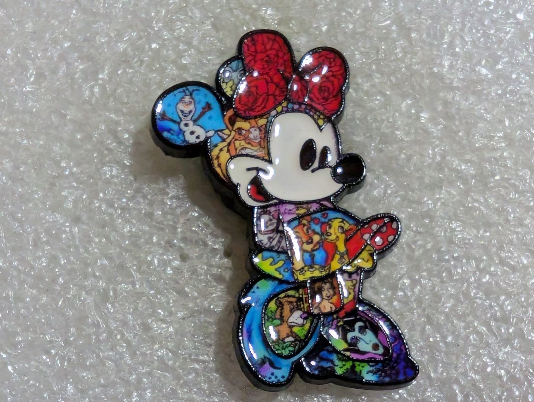 Plaketten & Abzeichen: Ansteckbutton 240: Disney – Gebraucht aus Oppligen von Pin-Fall-Shop