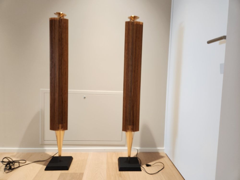 BeoLab 18 Rose Gold 90th Anniversary - Walnut - selten (Gebraucht) in ...