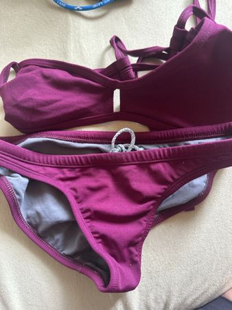 Bikini JOlyn Grösse M/XL bordeauxrot guter Zustand
