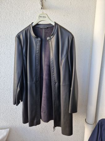 Schwarzer Blazer aus Kunstleder Betty Barclay Grösse 48