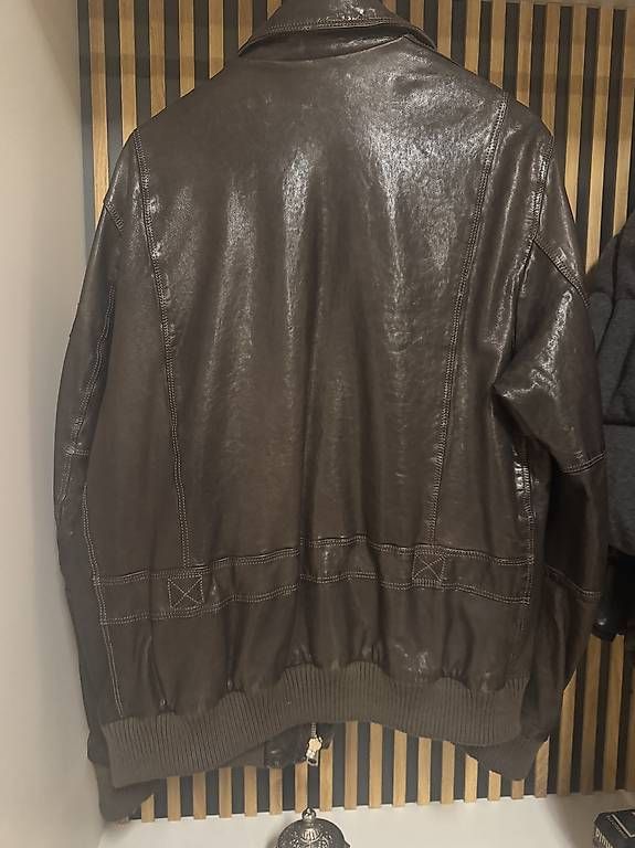 Giacche: Aeronautica Militare Lederjacke – Usato da Wallisellen venduto da van_7rhj 2