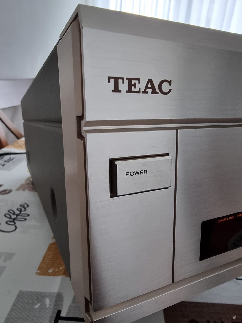 Convertitori: TEAC D-700 / Multi D/A Wandler – Usato da Sissach venduto da drugho 1
