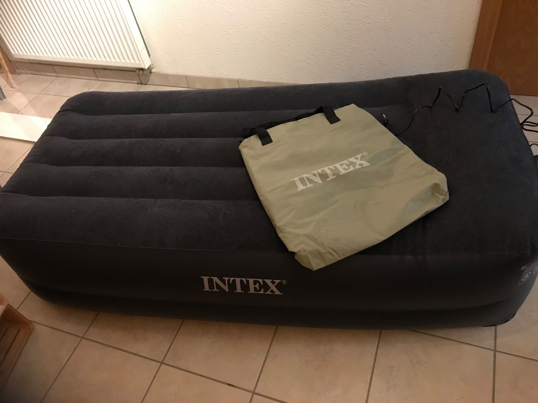 Materassi: Intex Luftmatratze Selbstaufblasend – Nuovo (secondo la descrizione) da Leutwil venduto da toom67 4