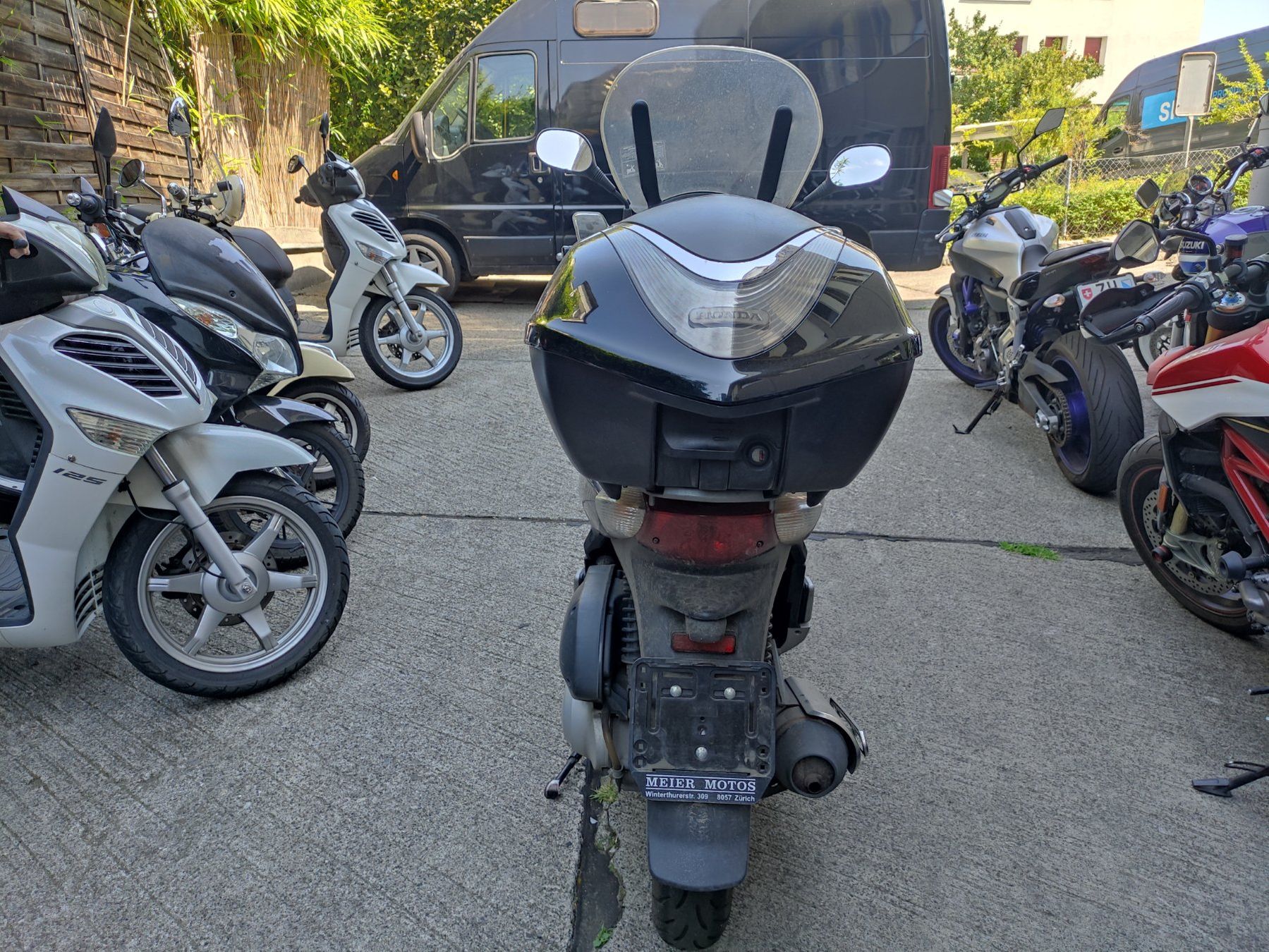 Honda Scooters: Honda SH 125 Roller Schwarz – Défectueux à Männedorf par rbollier 3