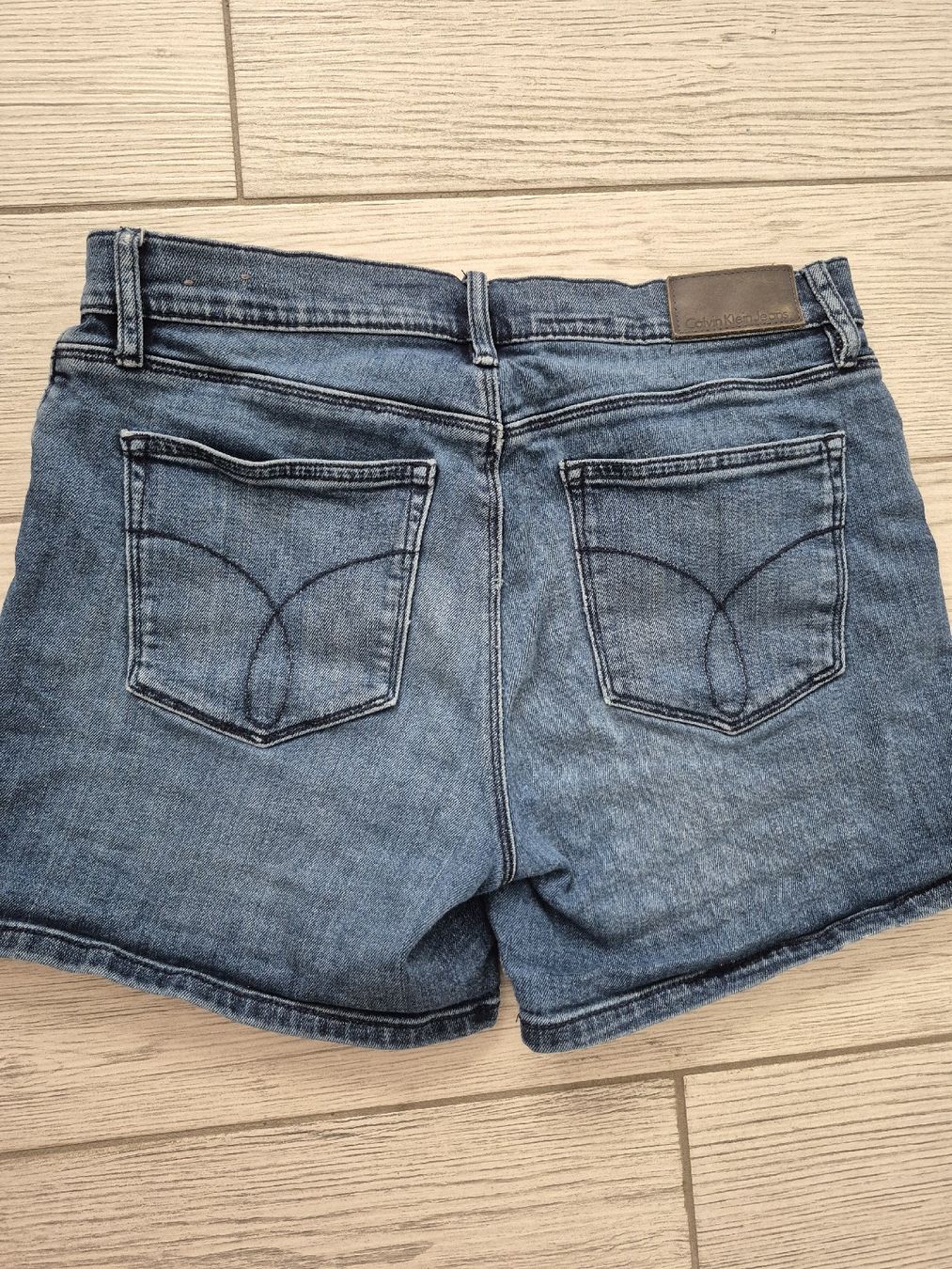 Calvin Klein Jeans: Short Calvin Klein Jeans W29 – Usato da St-Pierre-Clages venduto da _RV 3