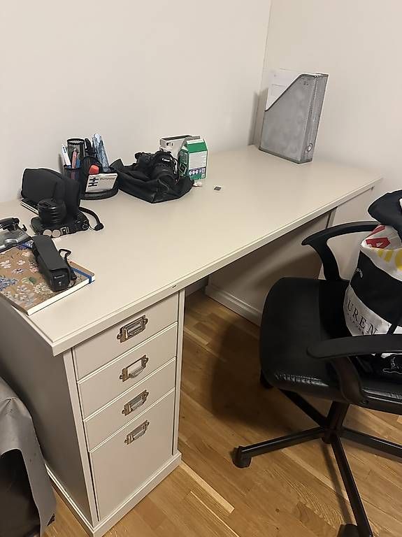 Bureaux: Bürotisch inkl. Bürostuhl – D'occasion à Zürich par Diellza_123