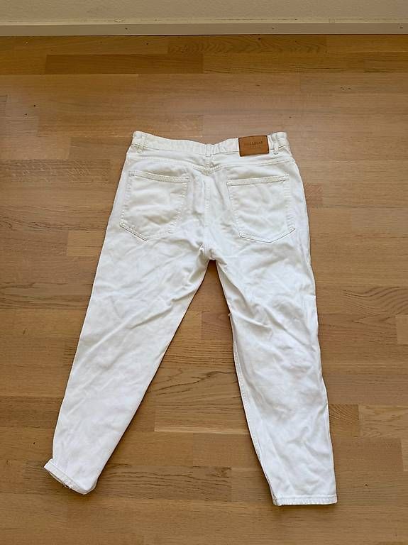 Pull&Bear Jeans: Pull&Bear Ripped Jeans - Weiss - Grösse 42 – Gebraucht aus Reinach BL von bloom_1999 1