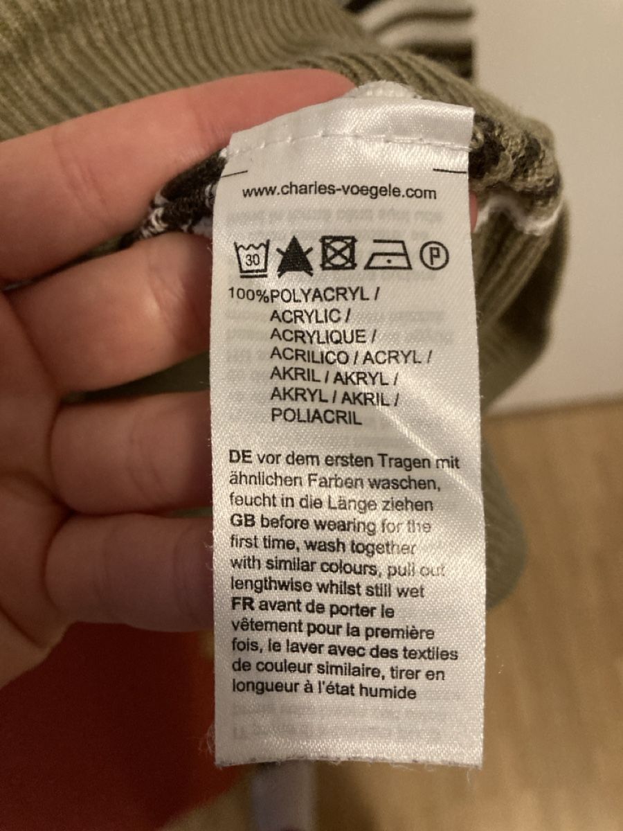 Maglioni & Felpe: Leichtes Pulli mit Kragen – Usato da Urtenen-Schönbühl venduto da alessibas 3