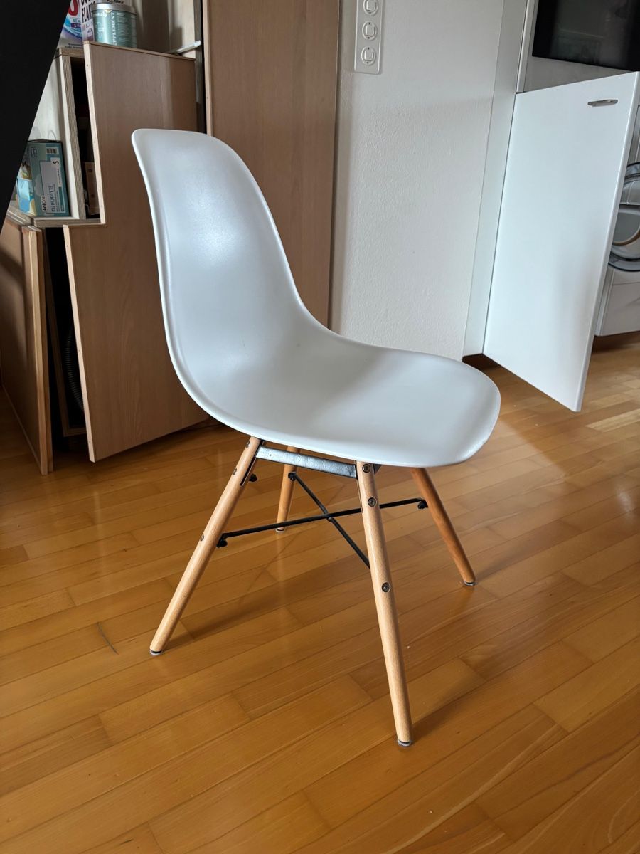 Chaises: 4 Stühle – D'occasion à Solothurn par skillsine
