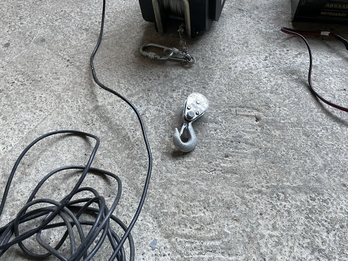 Tutti gli attrezzi: Seilzugwinde 12v Gebraucht! – Usato da Gipf- Oberfrick venduto da T30Zimm 8
