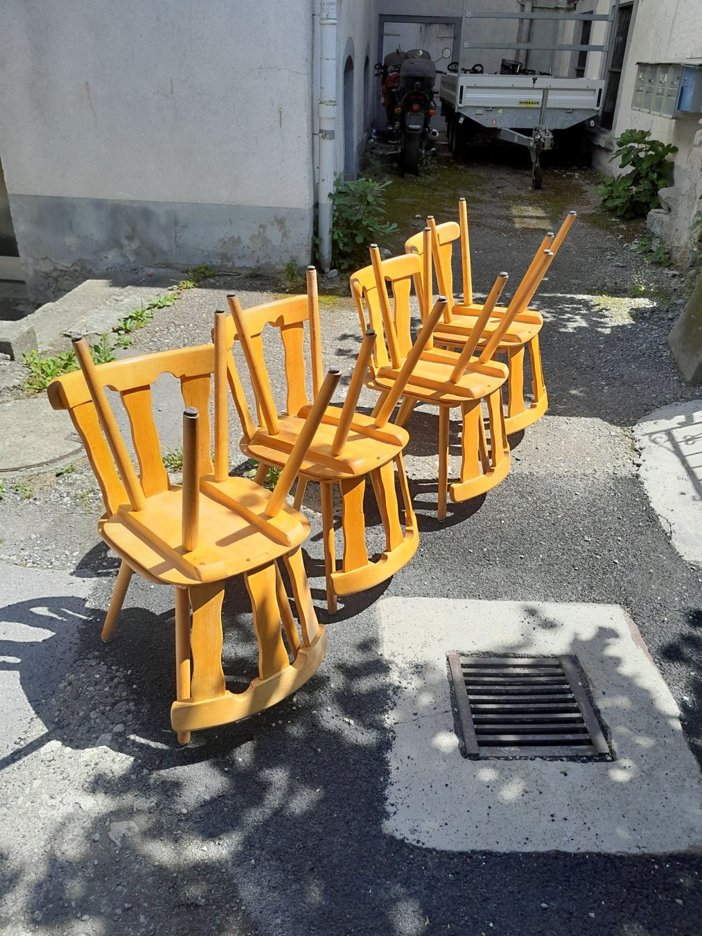 Set di tavolo e panche: Wirtshausstühle und Tische – Usato da Rheineck venduto da paike58 2