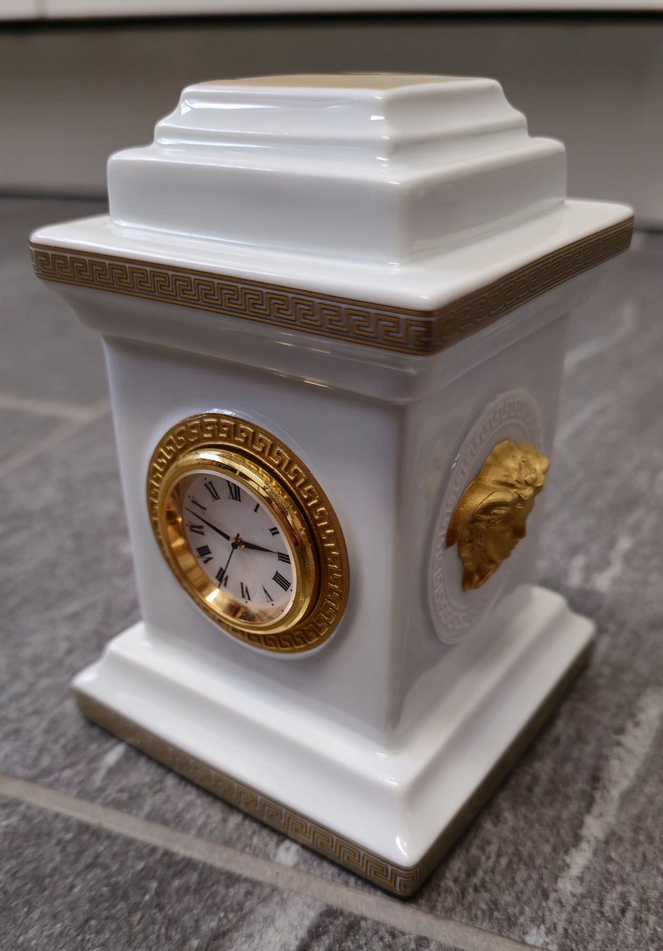 Orologi da terra & Orologi da parete: Versace  Medusa Tischuhr gross – Usato da Amriswil venduto da Legacylegacy 6
