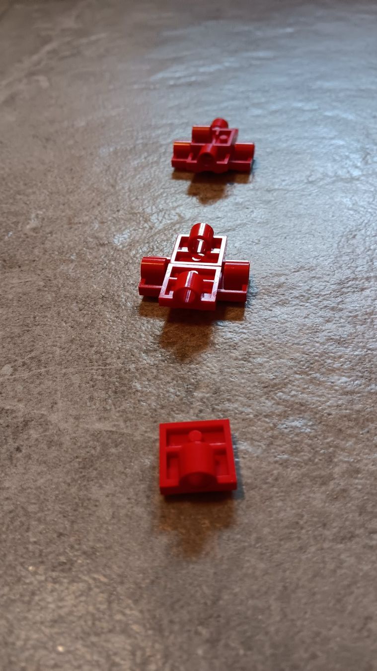 Lego Kit di costruzioni: Lego - Technic - Plate 2x2 with connection - Red - 10x – Usato da COLLOMBEY venduto da Lego80s 1