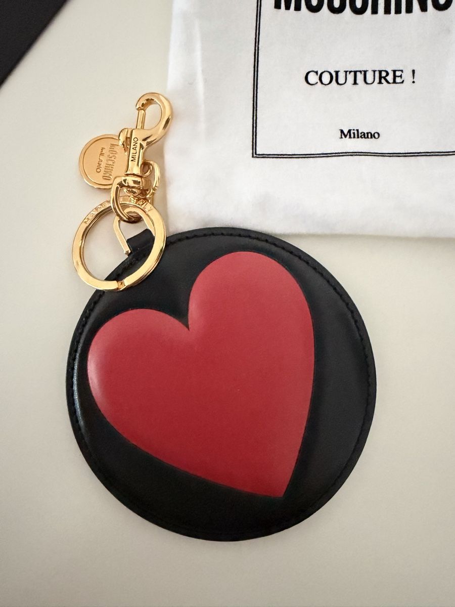 Moschino Schlüsselanhänger & - bänder: Moschino Bag Charm Big Heart – Neu und originalverpackt aus Solothurn von Vintage87 1