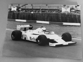 Foto eines Formel 1 Mc Laren 1983 !