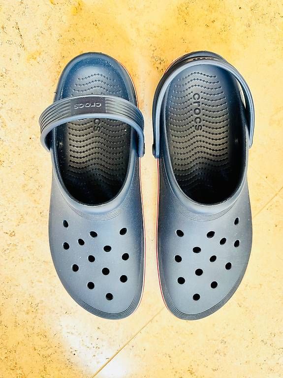 Crocs Chaussures hommes: Crocs, Neuwertig, Gr. M/13 – D'occasion à Muri b. Bern par vij_z5ll 1