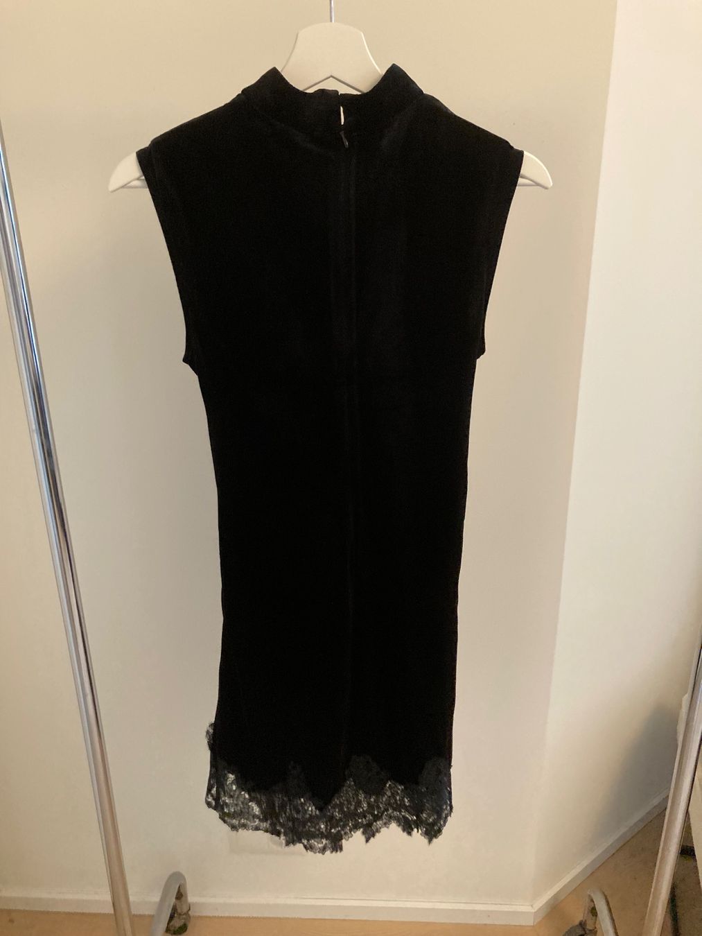Vestiti: The Commense Samtkleid Schwarz Gr. M, Neu mit Etikett – Nuovo (secondo la descrizione) da Zürich venduto da Estelle_C 2