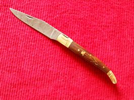 Laguiole Taschenm. Damaststahl, Rosenholz-Griff, Lederetui