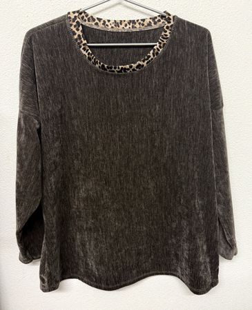 Samtpullover XL braun mit Leo-Ausschnitt, Grösse XL