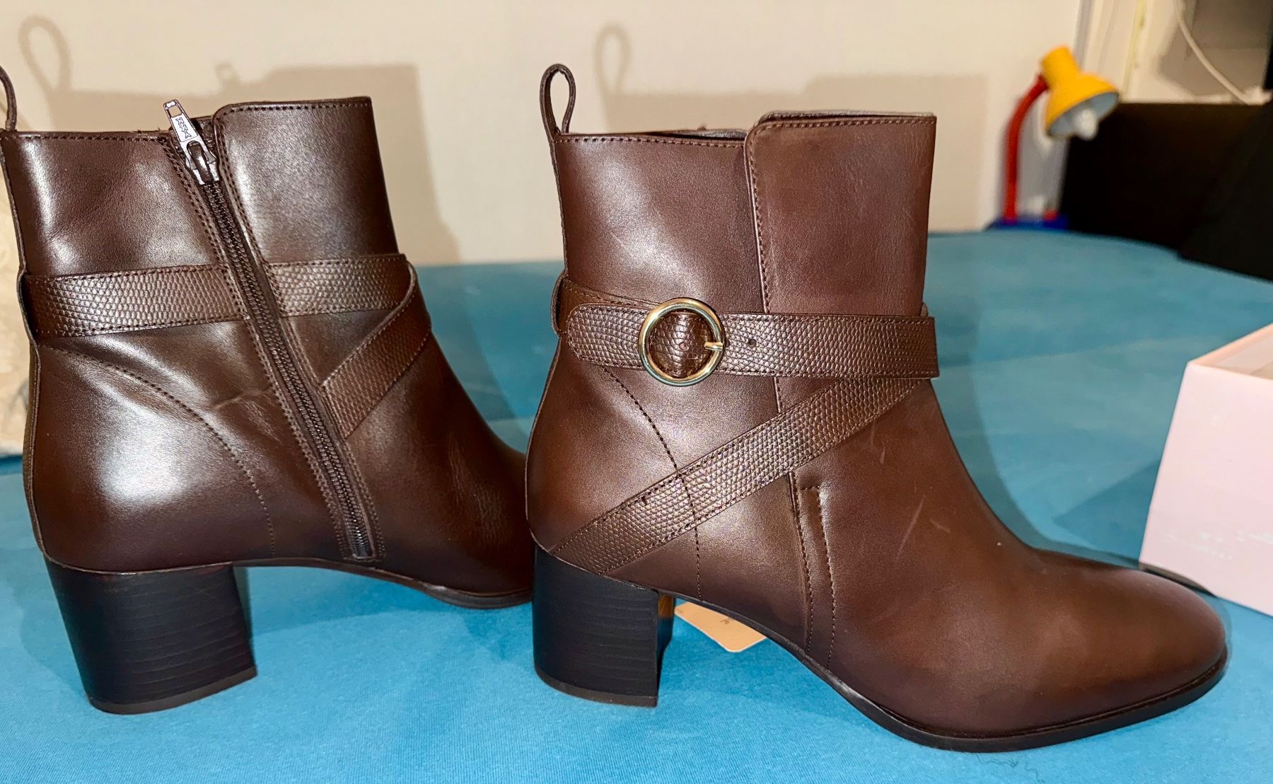 Damenschuhe: Bottines en cuir – Neu und originalverpackt aus Le Locle von tchanatakoua 3