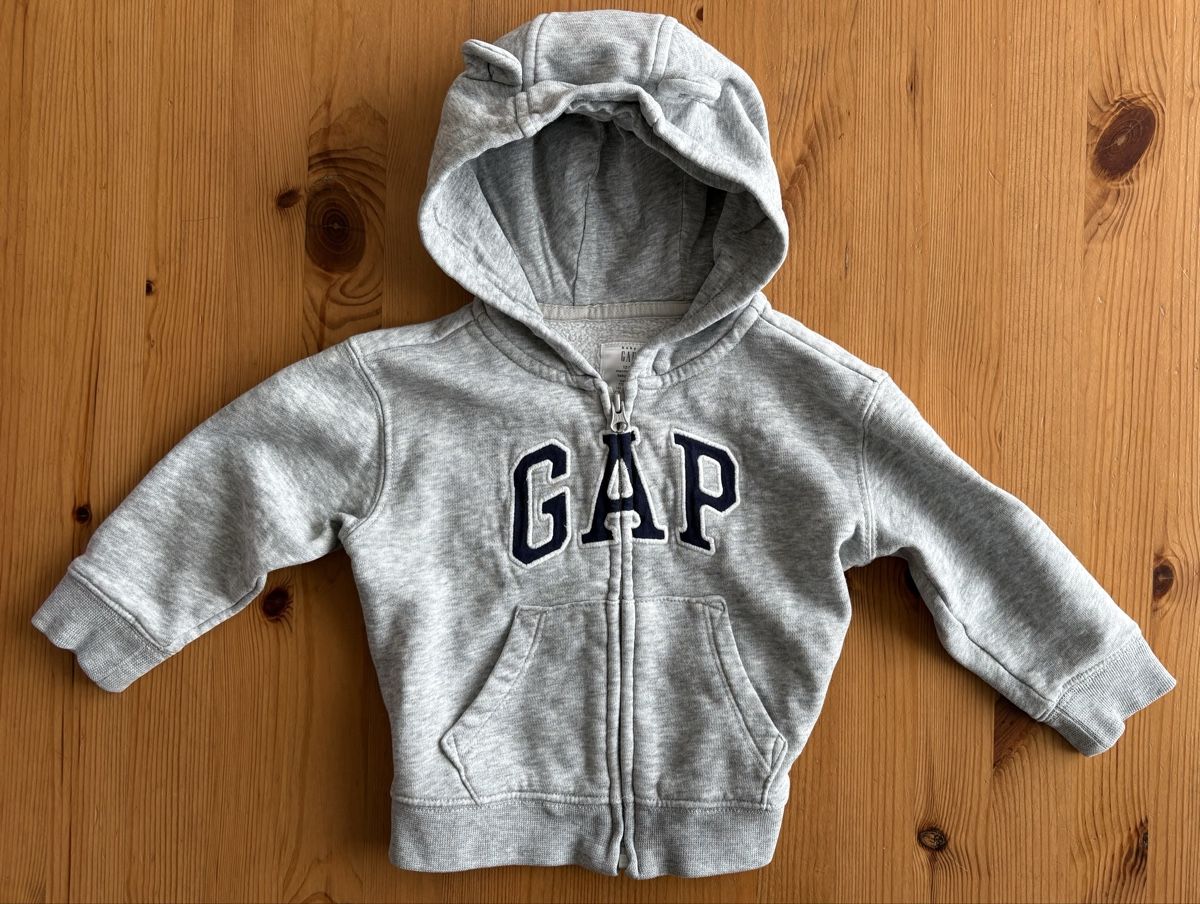 Gap Maglioni & Felpe: GAP Baby Kapuzenpullover, Grösse 12-18 Monate – Usato da Zollikon venduto da Xblanka
