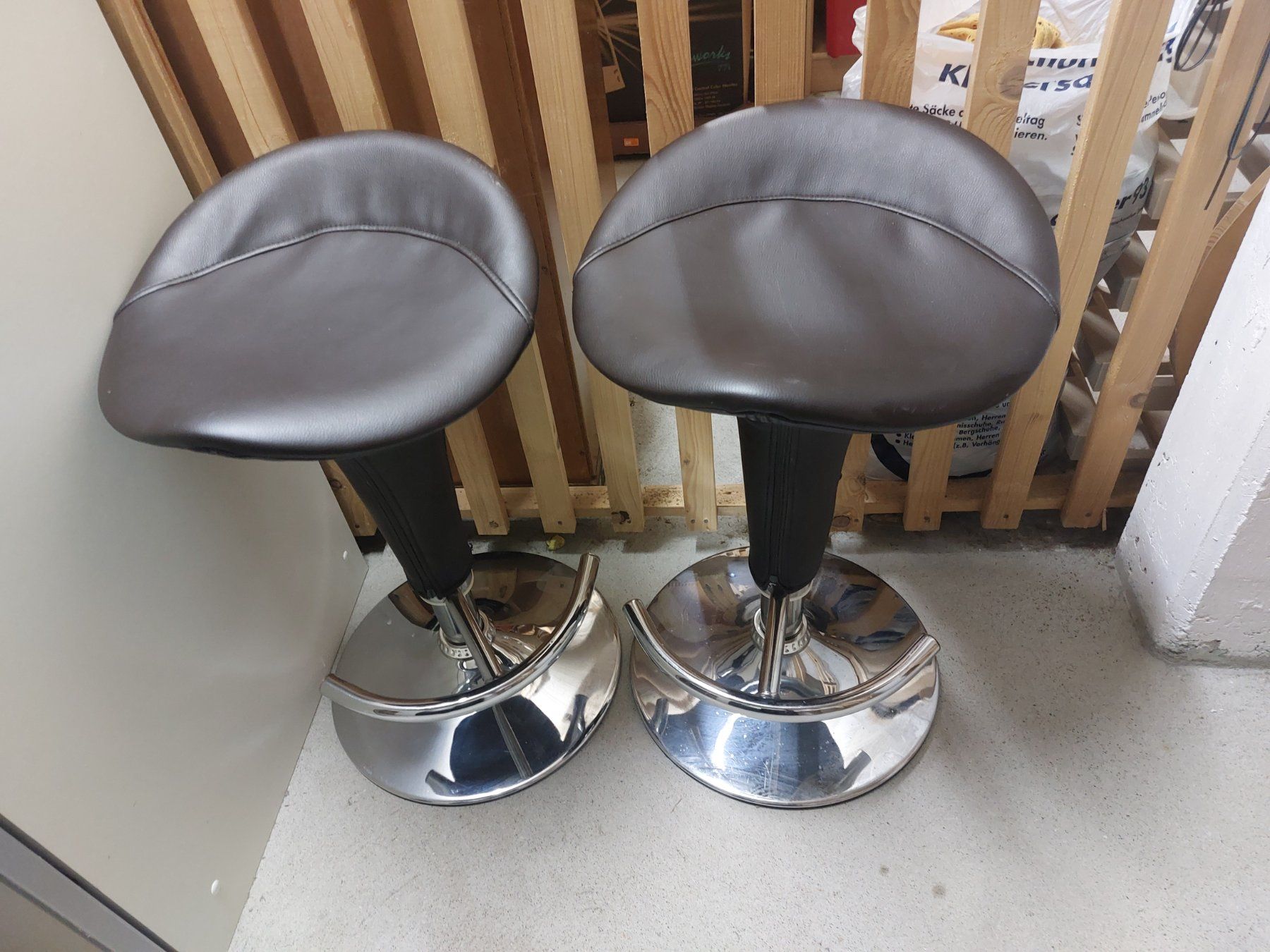 Hocker: Barhocker – Gebraucht aus Schaffhausen von Chihuauer