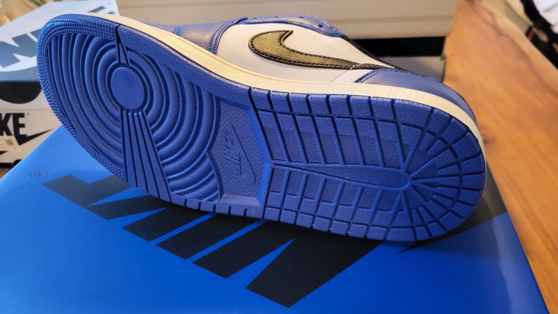 Jordan Chaussures hommes: Jordan 1 retro Low Game royal – Neuf avec emballage d'origine à Bern par Sneakerheadz 4