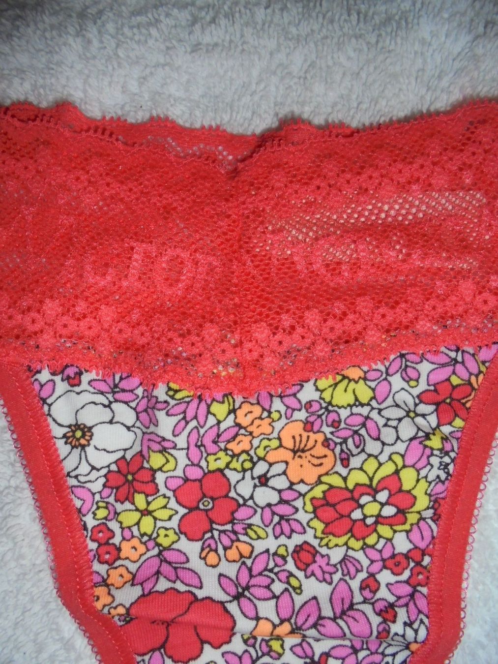 Victoria's Secret Sonstige Unterwäsche: VICTORIA'S SECRET THONG, S, NEU – Neu und originalverpackt aus Aarau Rohr von PinkSchwein 1