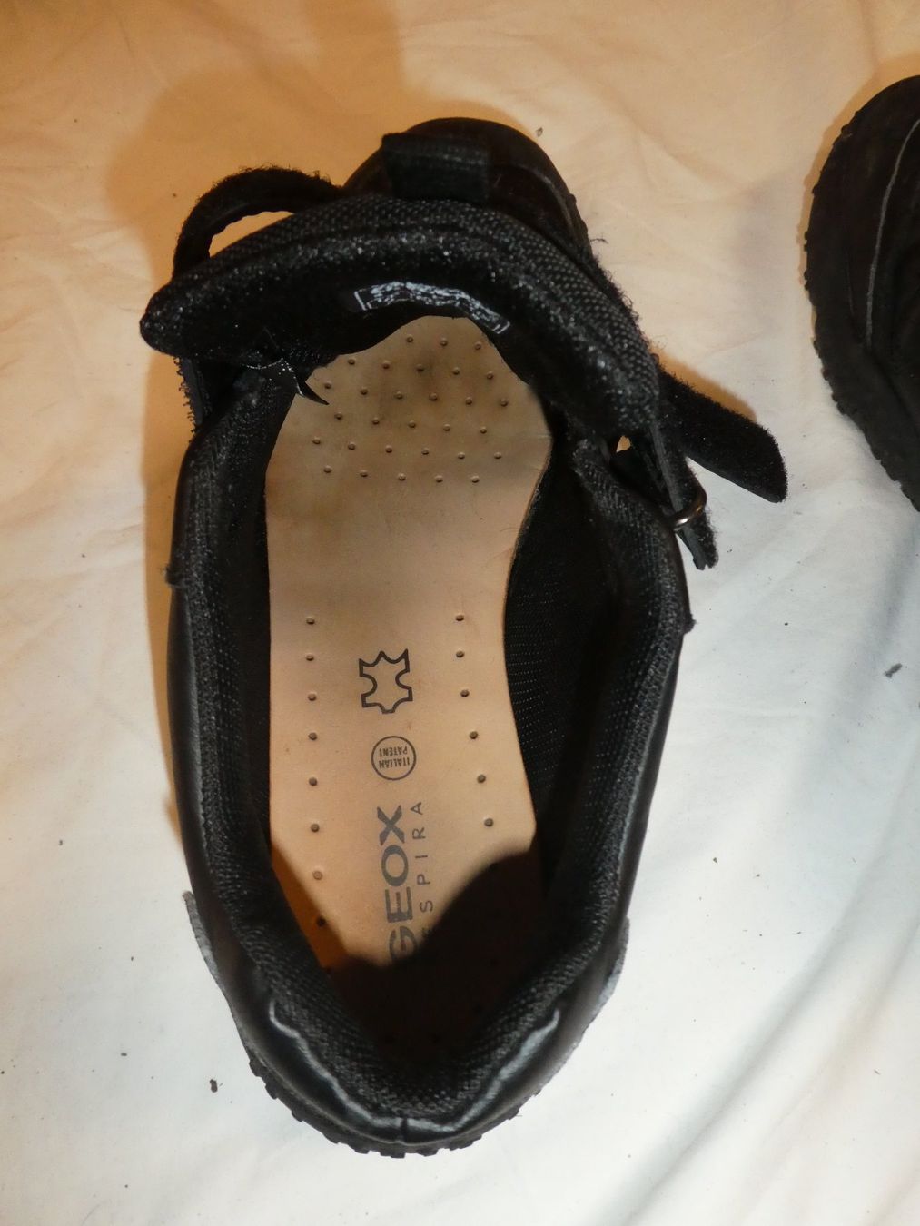 Geox Scarpe per ragazzi: schwarze GEOX Turnchschuhe mit Klett Gr. 37 – Usato da Zürich venduto da anavlis-thymiano 5