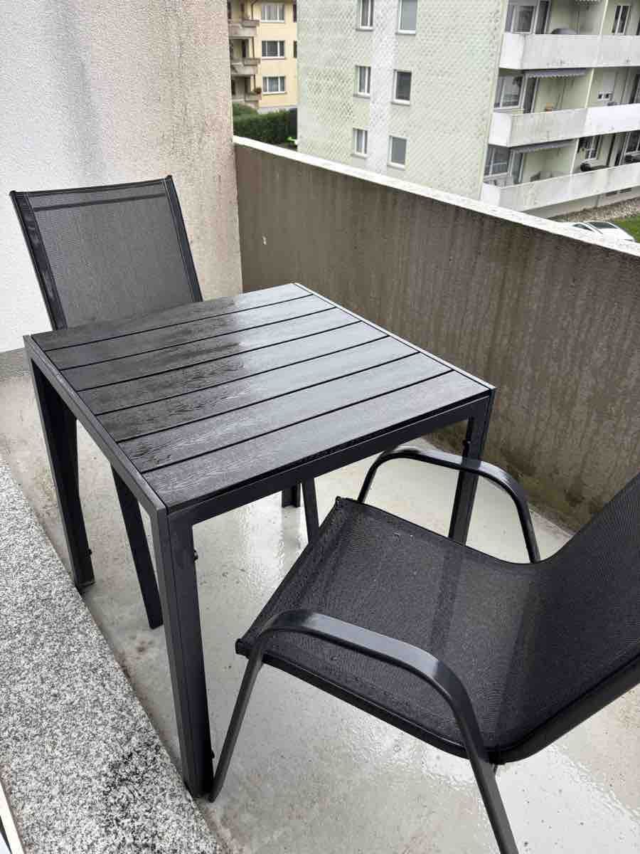 Set di tavolo e panche: Balkontisch Set Metall schwarz – Usato da Eschlikon TG venduto da sonydream79
