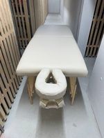 OAKWORKS Massagetisch + Material zu verkaufen – Top-Zustand