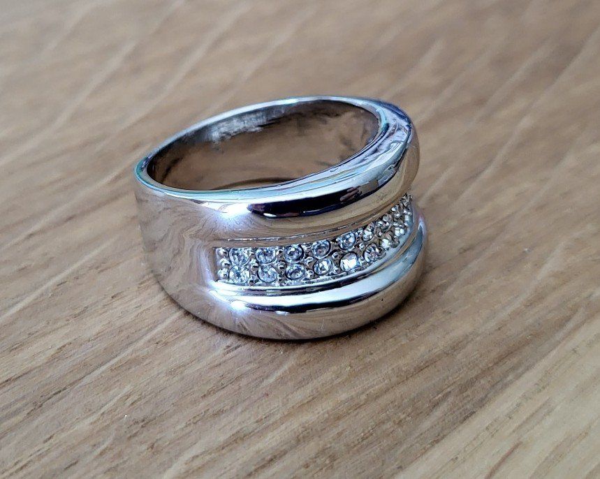 Anelli: Wunderschöner Ring in silber mit funkelnden Glitzersteinen – Usato da Brugg AG venduto da Leona90 1