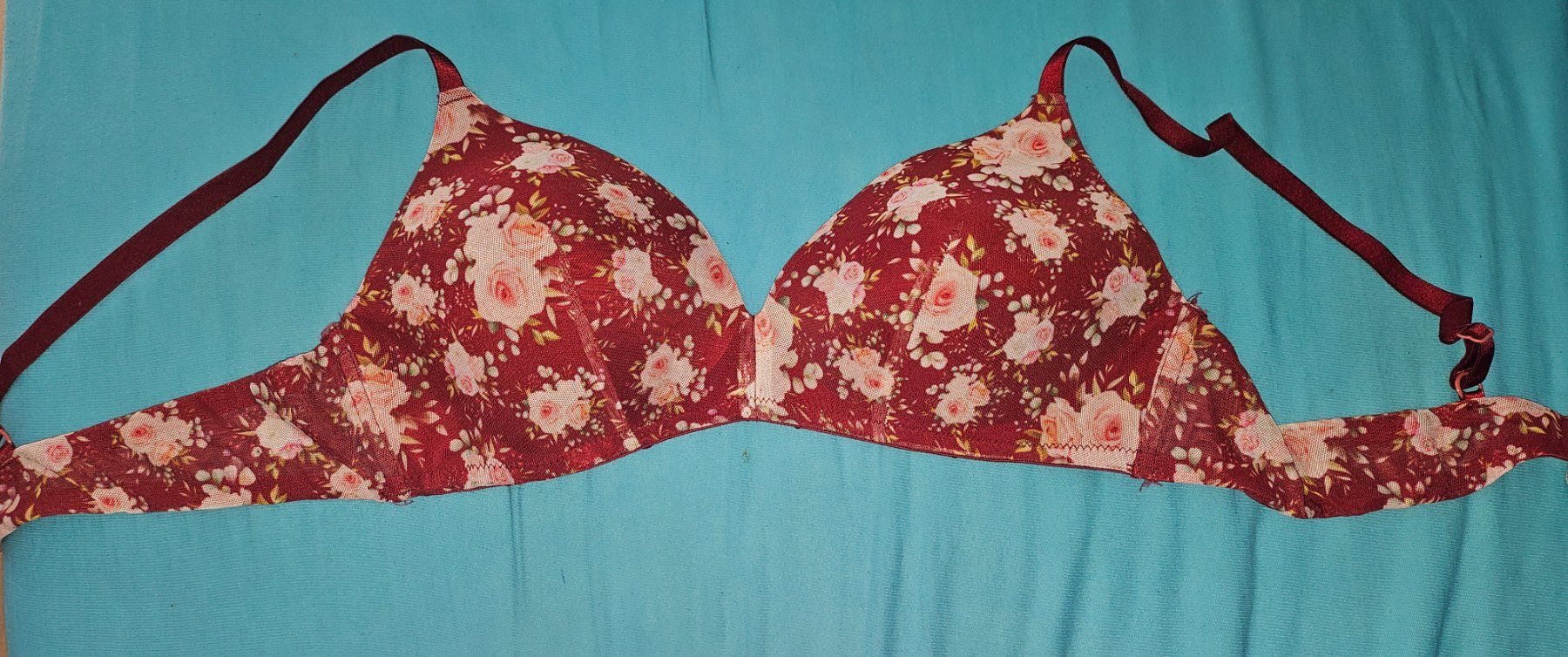 Autres dessous: BH in Bordeaux mit Rosen – D'occasion à Thun par Shame