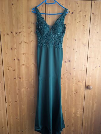 Elegantes Abendkleid in Moosgrün