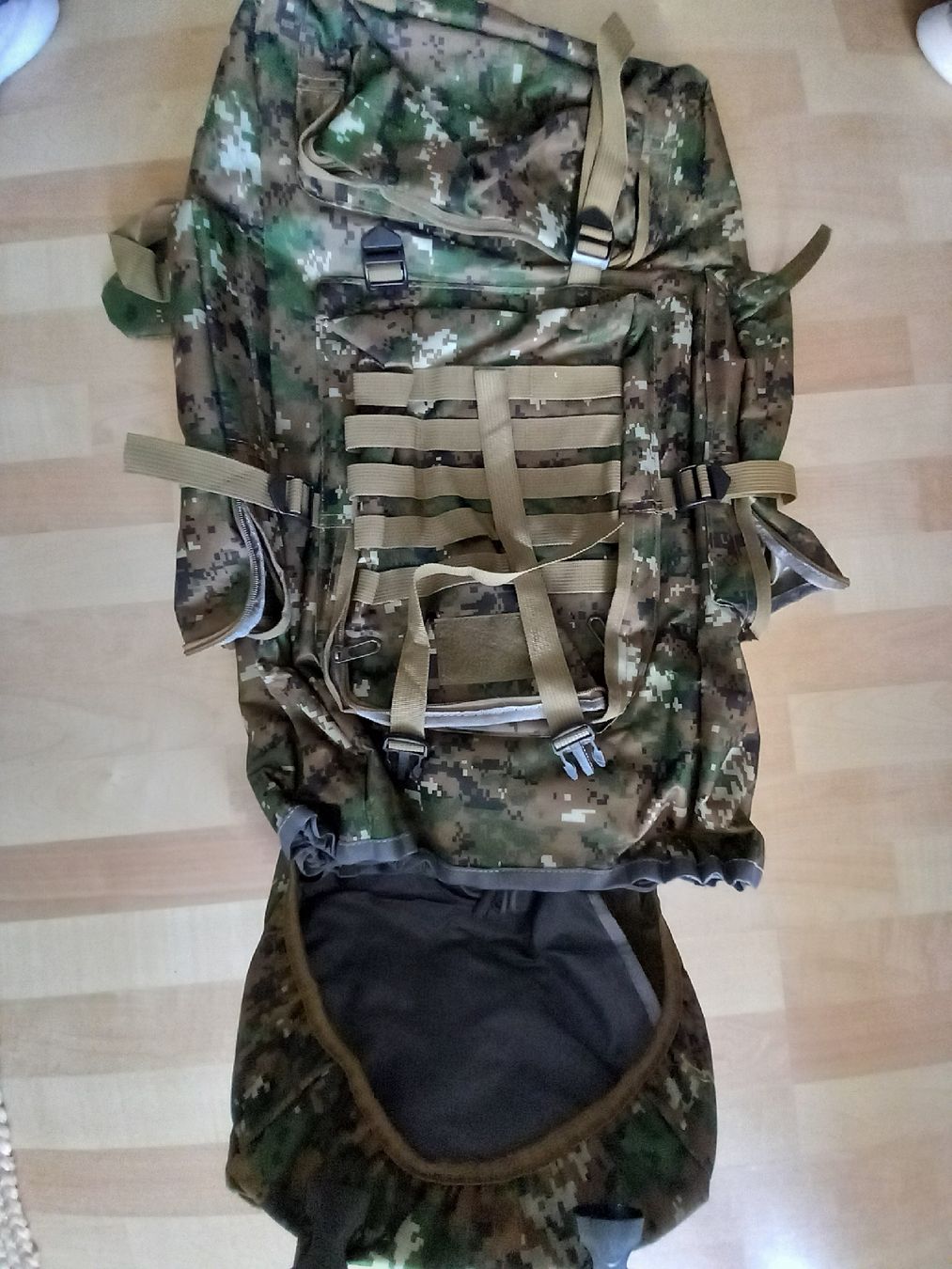 Zaini: Rucksack, wie neu, 63x45 cm – Nuovo (secondo la descrizione) da Wanzwil venduto da lonelybeachhouse 1