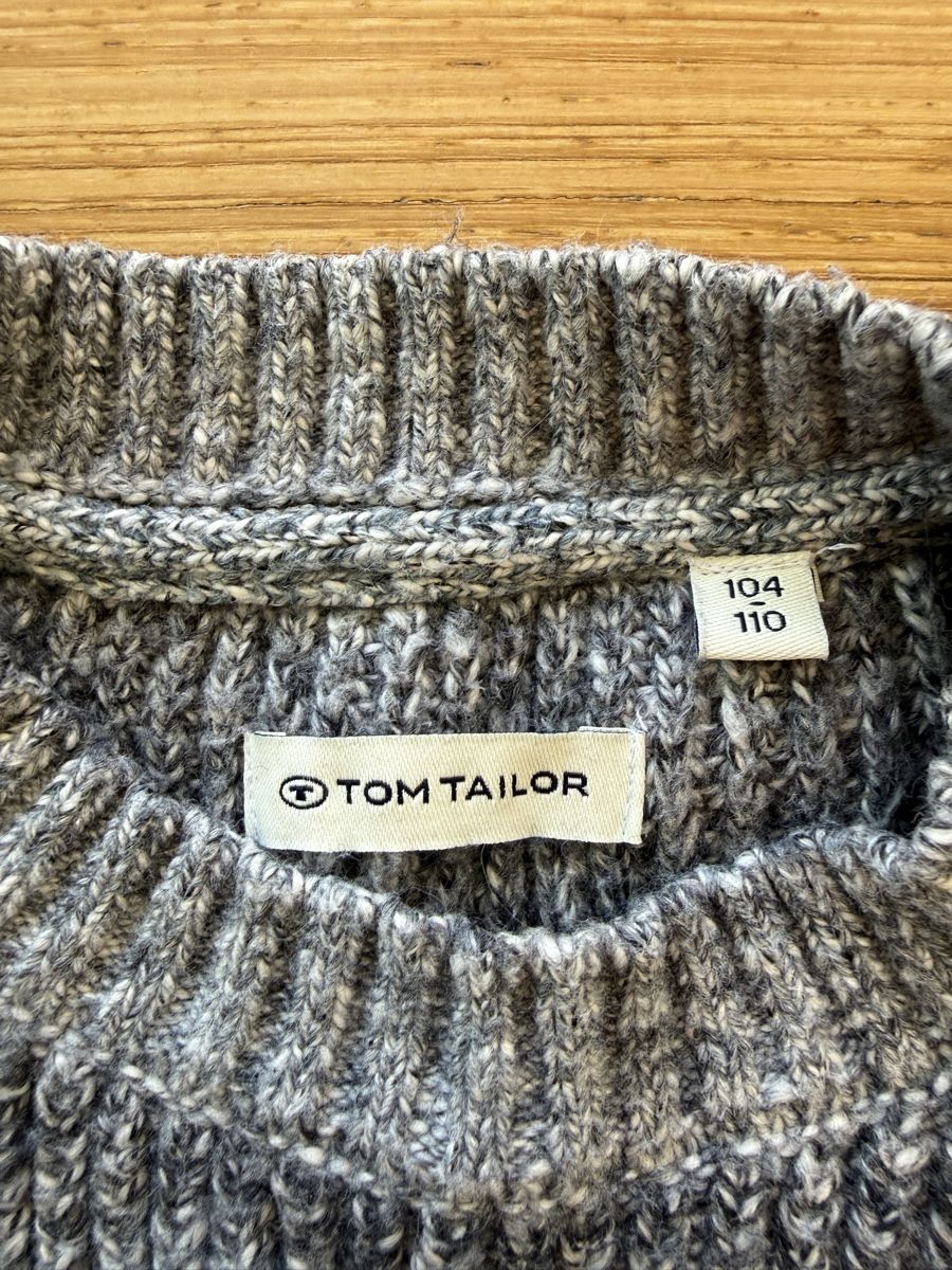 Tom Tailor Maglioni & Felpe: Pullover Tom Tailor gestrickt grau Grösse 104-110 – Usato da Zürich venduto da cha_rlz5 1