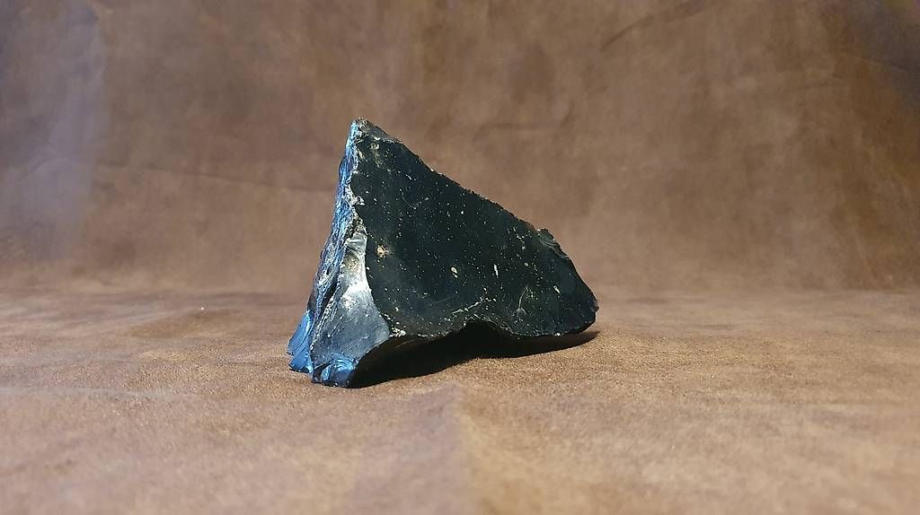 Minerali & Pietre curative: Ossidiana nera lucida – Usato da Morbio Inferiore venduto da han_smp6 3