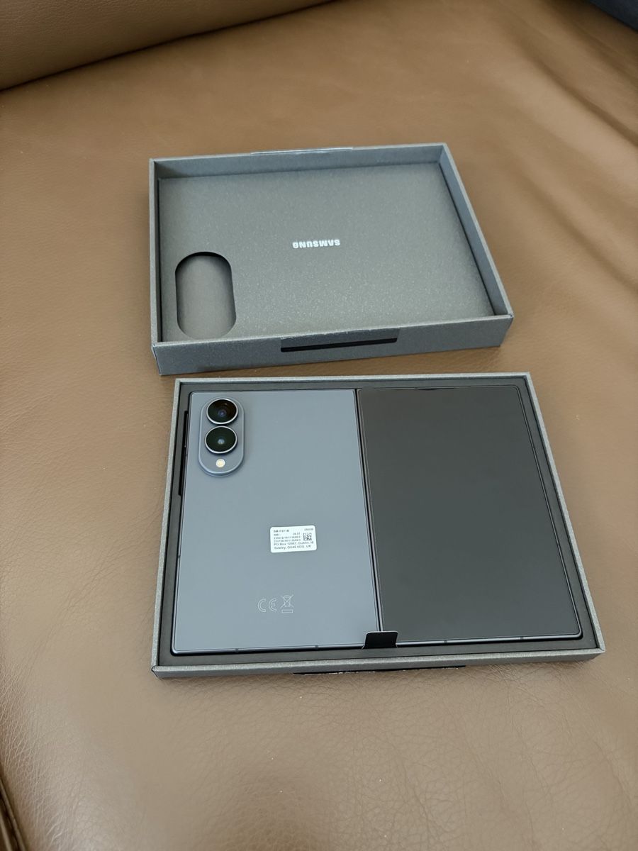 Samsung Telefoni cellulari / Smartphones: Samsung Galaxy Z Fold8 Fold 8 - 256Gb - Graphite - Neuf – Nuovo (secondo la descrizione) da Meyrin venduto da Samos23 8