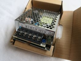 Netzteil  100-240 V / 12 Volt DC