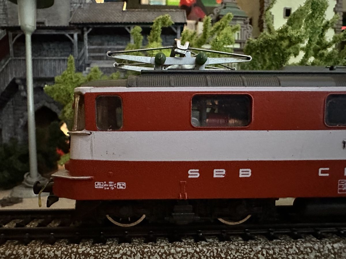 Hag Modellini di ferrovie: Hag Nr 210 SBB Re 4/4 II Swiss Express – Usato da Lupsingen venduto da New-Haven 1
