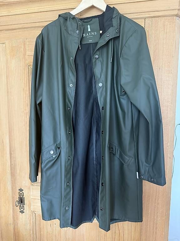 Vestes: Regenjacke Rains – D'occasion à Zürich par Angela_Chloe