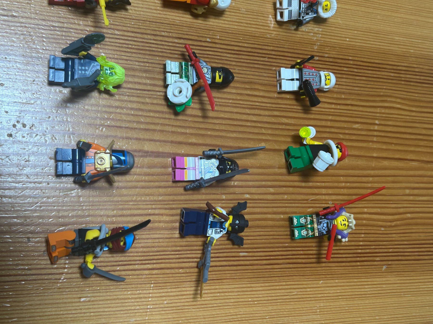 Lego Giocattoli: 27 verschiedene Lego Personen – Usato da Volketswil venduto da Daniel68ernst 1
