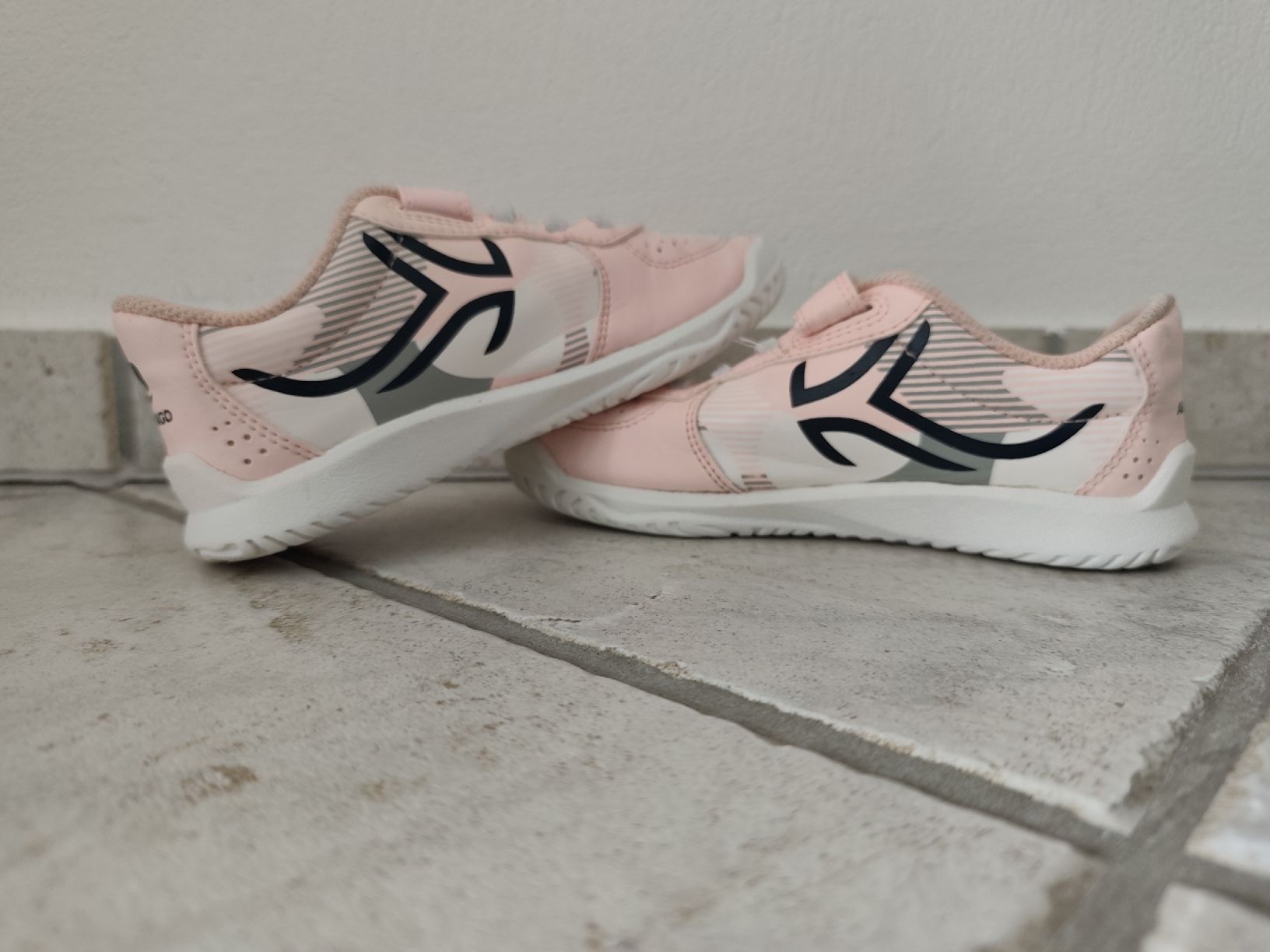 Scarpe per ragazze: Hallen Schuhe ARTENGO  – Usato da Chur venduto da Rodanisa 4