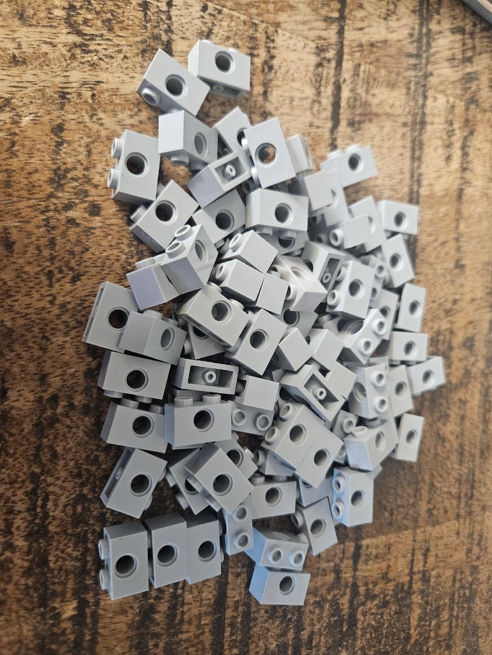 Lego Kit di costruzioni: lego 3700 lot de 80 pièces Light Bluish Gray Technic, Brick – Usato da Confignon venduto da Ecrofigs